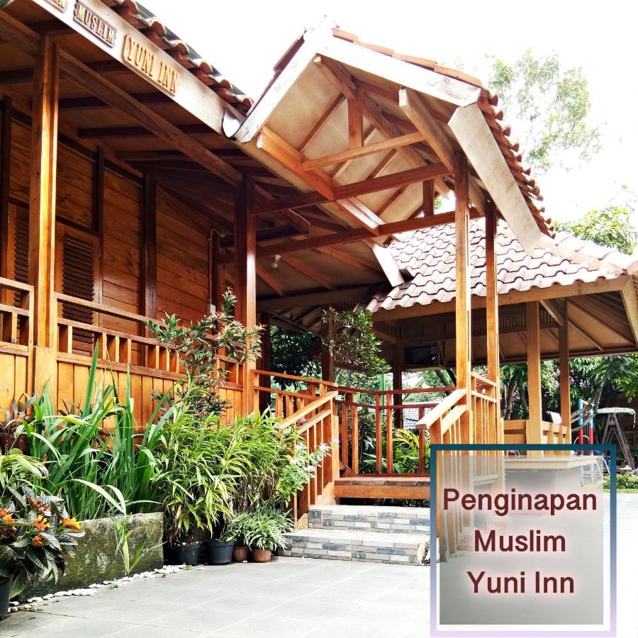 Penginapan Muslim Yuni Inn Bogor Exterior foto