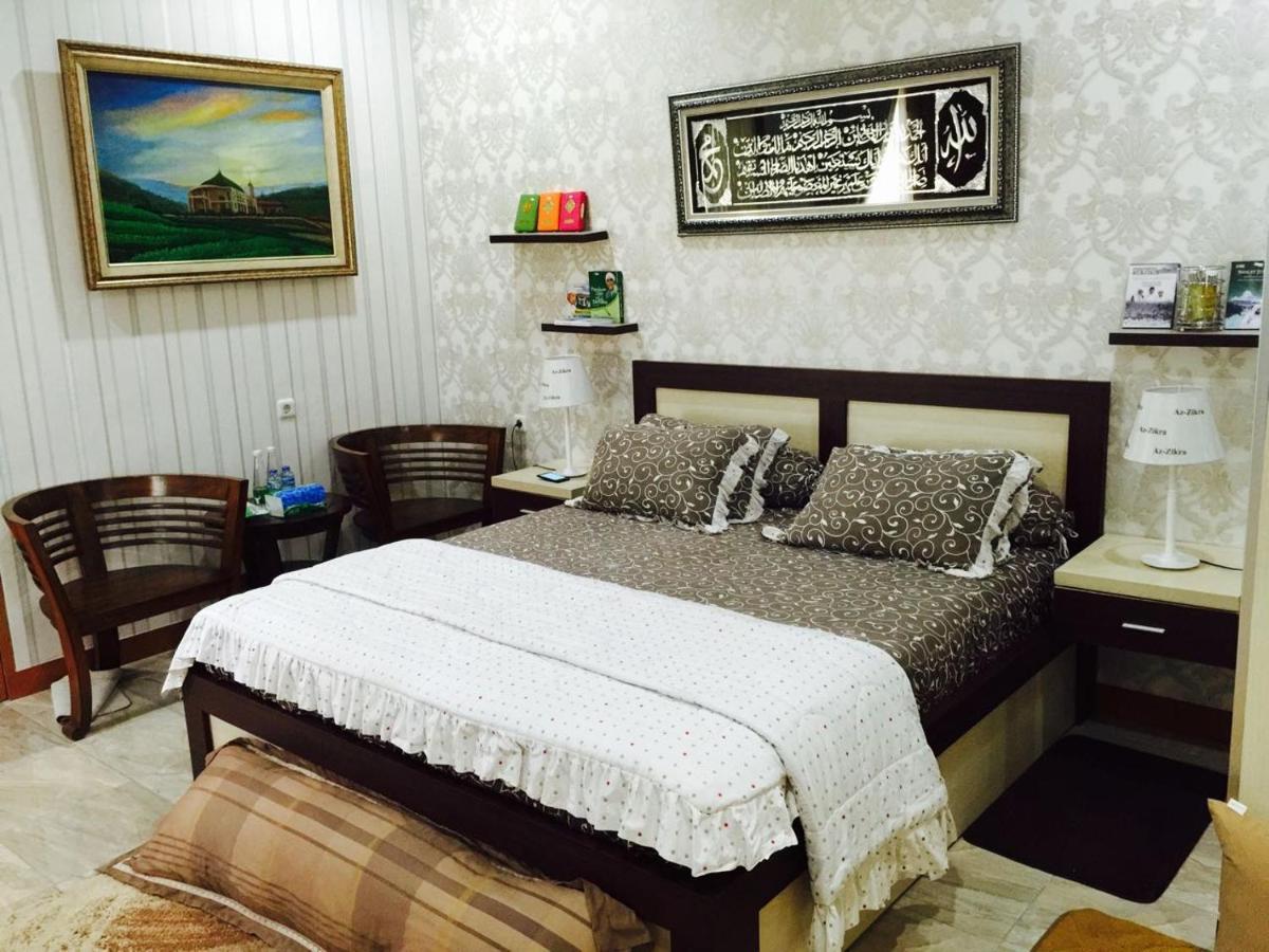 Penginapan Muslim Yuni Inn Bogor Exterior foto
